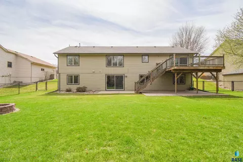 Exterior - 4412 E Scranton St, Sioux Falls, SD 57103 photo 13 of 13