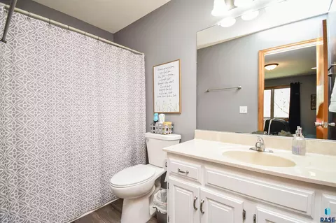 Bath - 4412 E Scranton St, Sioux Falls, SD 57103 photo 1 of 3