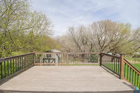 Exterior - 4412 E Scranton St, Sioux Falls, SD 57103 photo 3 of 13