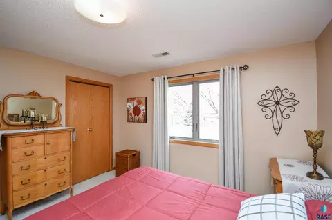 Bedroom - 4412 E Scranton St, Sioux Falls, SD 57103 photo 14 of 14