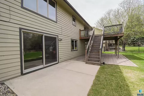 Exterior - 4412 E Scranton St, Sioux Falls, SD 57103 photo 2 of 13