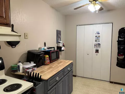 Kitchen - 701 E 6th St, Freeman, SD 57029 photo 7 of 8