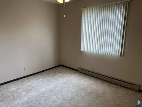Bedroom - 701 E 6th St, Freeman, SD 57029 photo 4 of 9