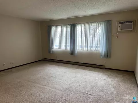 Living - 701 E 6th St, Freeman, SD 57029 photo 2 of 9