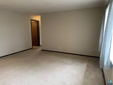 Living - 701 E 6th St, Freeman, SD 57029 photo 5 of 9