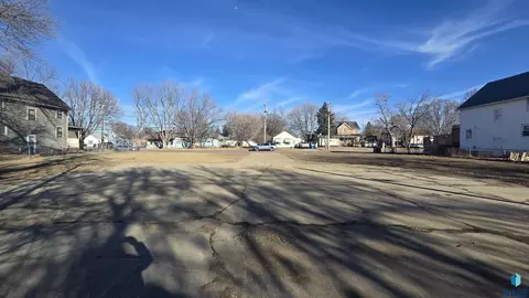 325 N Blauvelt Ave, Sioux Falls, SD 57103 photo 7