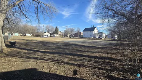 325 N Blauvelt Ave, Sioux Falls, SD 57103 photo 6