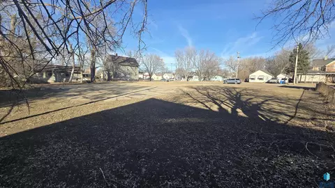 325 N Blauvelt Ave, Sioux Falls, SD 57103 photo 3