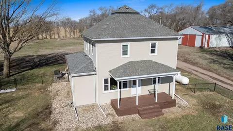 24963 461st Ave, Colton, SD 57018