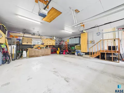Exterior - 102 E 8th St, Dell Rapids, SD 57022 photo 4 of 7