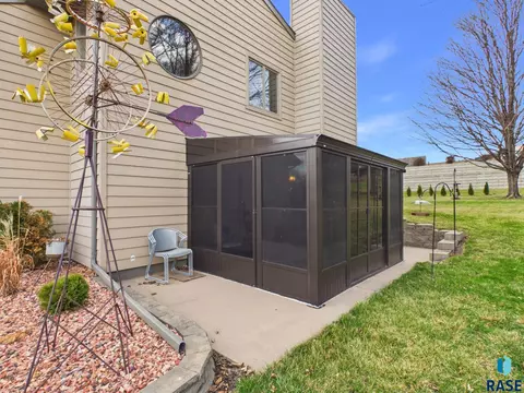 Exterior - 102 E 8th St, Dell Rapids, SD 57022 photo 5 of 7