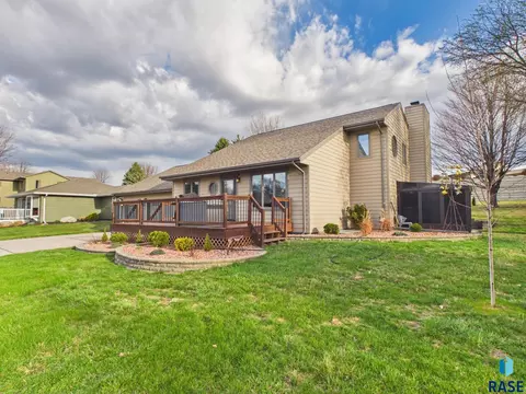 Other - 102 E 8th St, Dell Rapids, SD 57022 photo 2 of 11