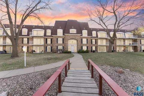 2904 W 33rd St #221, Sioux Falls, SD 57105