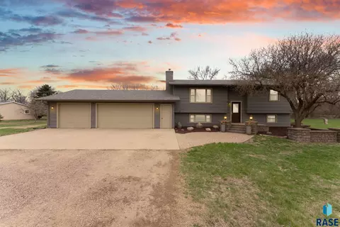 47996 280th St, Canton, SD 57013