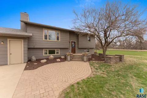 47996 280th St, Canton, SD 57013