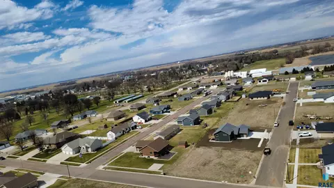 704 Wildcat Ave, Colman, SD 57017 photo 4