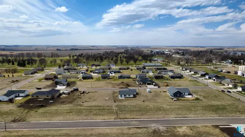 617 Hawk Ave, Colman, SD 57017 photo 2