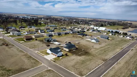 625 Hawk Ave, Colman, SD 57017 photo 9