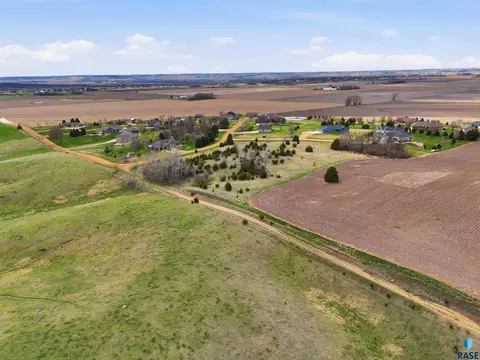 483 Rd Ave Arrowhead Pl, Canton, SD 57013 photo 2