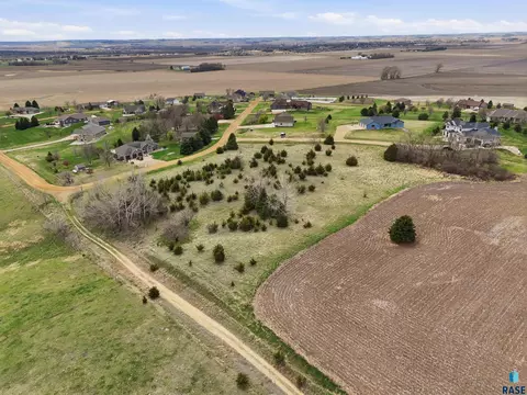 483 Rd Ave Arrowhead Pl, Canton, SD 57013 photo 3