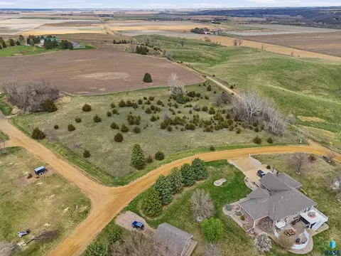 483 Rd Ave Arrowhead Pl, Canton, SD 57013 photo 11