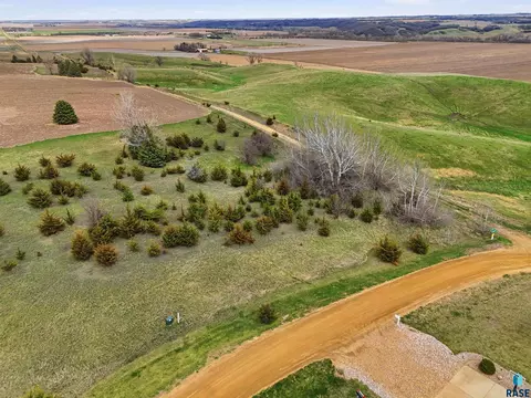483 Rd Ave Arrowhead Pl, Canton, SD 57013 photo 15