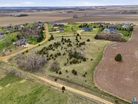 483 Rd Ave Arrowhead Pl, Canton, SD 57013 photo 4