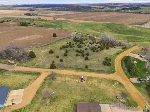 483 Rd Ave Arrowhead Pl, Canton, SD 57013 photo 13