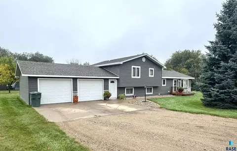 306 N Catalpa St, Saint Lawrence, SD 57373