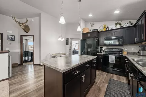 Kitchen - 205 N Ceylon Dr, Tea, SD 57064 photo 4 of 7