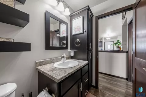 Bath - 205 N Ceylon Dr, Tea, SD 57064 photo 1 of 4