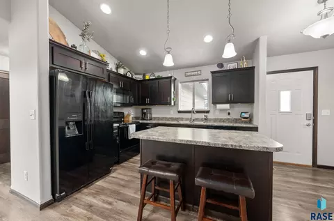 Kitchen - 205 N Ceylon Dr, Tea, SD 57064 photo 5 of 7