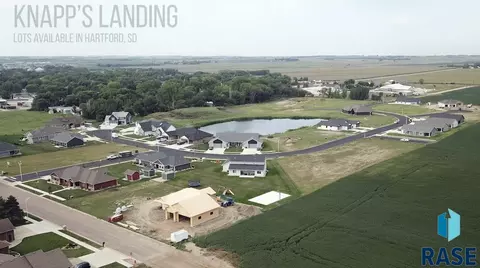 104 E 12th St, Hartford, SD 57033