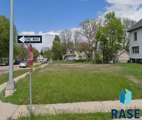 924 W 10th St, Sioux Falls, SD 57104