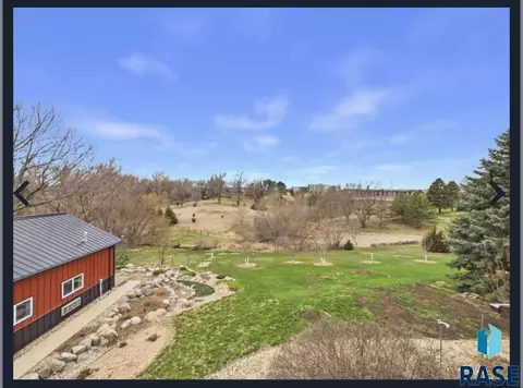 1305 S Barbara Cir, Sioux Falls, SD 57110
