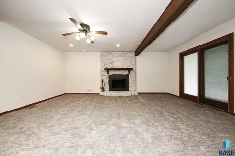 Living - 948 S Cloudas Ave, Sioux Falls, SD 57103 photo 1 of 3