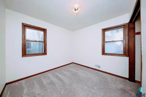Bedroom - 948 S Cloudas Ave, Sioux Falls, SD 57103 photo 1 of 5