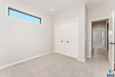 Bedroom - 2516 E Chestnut Trl, Brandon, SD 57005 photo 5 of 10