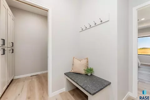 Entry Way - 2516 E Chestnut Trl, Brandon, SD 57005 photo 2 of 2