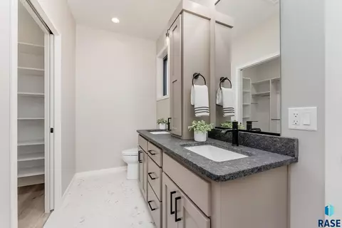Bath - 2516 E Chestnut Trl, Brandon, SD 57005 photo 1 of 5