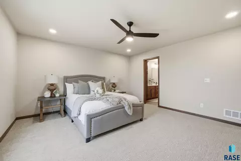 Bedroom - 2818 E Hazelnut St, Brandon, SD 57005 photo 2 of 8