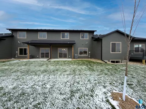 Exterior - 2818 E Hazelnut St, Brandon, SD 57005 photo 4 of 4