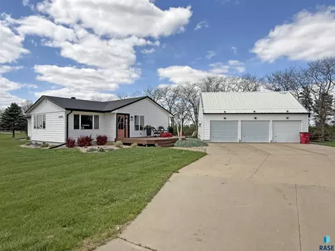 27450 Sd Hwy 115, Harrisburg, SD 57032