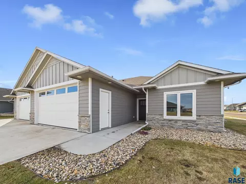 Exterior - 301 Granite Ave, Tea, SD 57064 photo 2 of 4