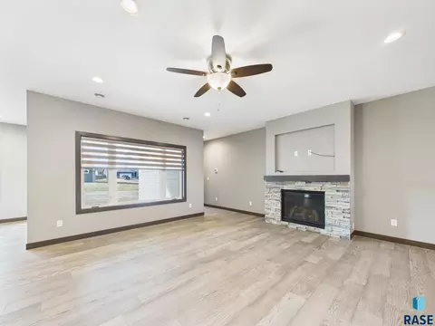 Living - 301 Granite Ave, Tea, SD 57064 photo 2 of 2