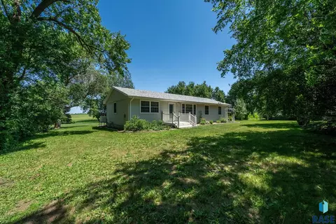 Exterior - 23948 Sd Highway 19 Hwy, Madison, SD 57042 photo 3 of 9