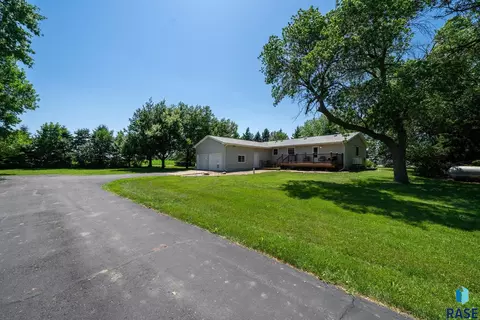 Exterior - 23948 Sd Highway 19 Hwy, Madison, SD 57042 photo 7 of 9