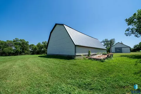 Exterior - 23948 Sd Highway 19 Hwy, Madison, SD 57042 photo 8 of 9