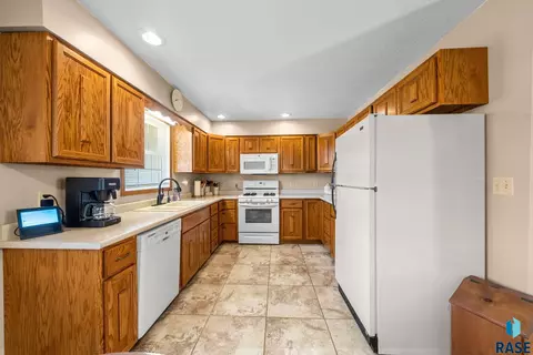Kitchen - 23948 Sd Highway 19 Hwy, Madison, SD 57042 photo 2 of 4
