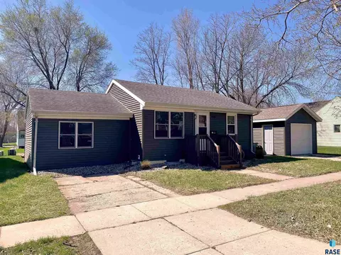 410 Dodge St, Luverne, MN 56156